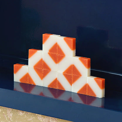 Savon Diagonale Rouge | Fragrance Crème de Miel