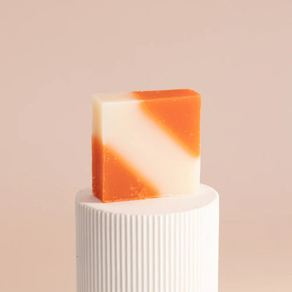 Savon Diagonale Rouge | Fragrance Crème de Miel