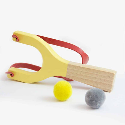 Wooden slingshot | Pom-pom launcher