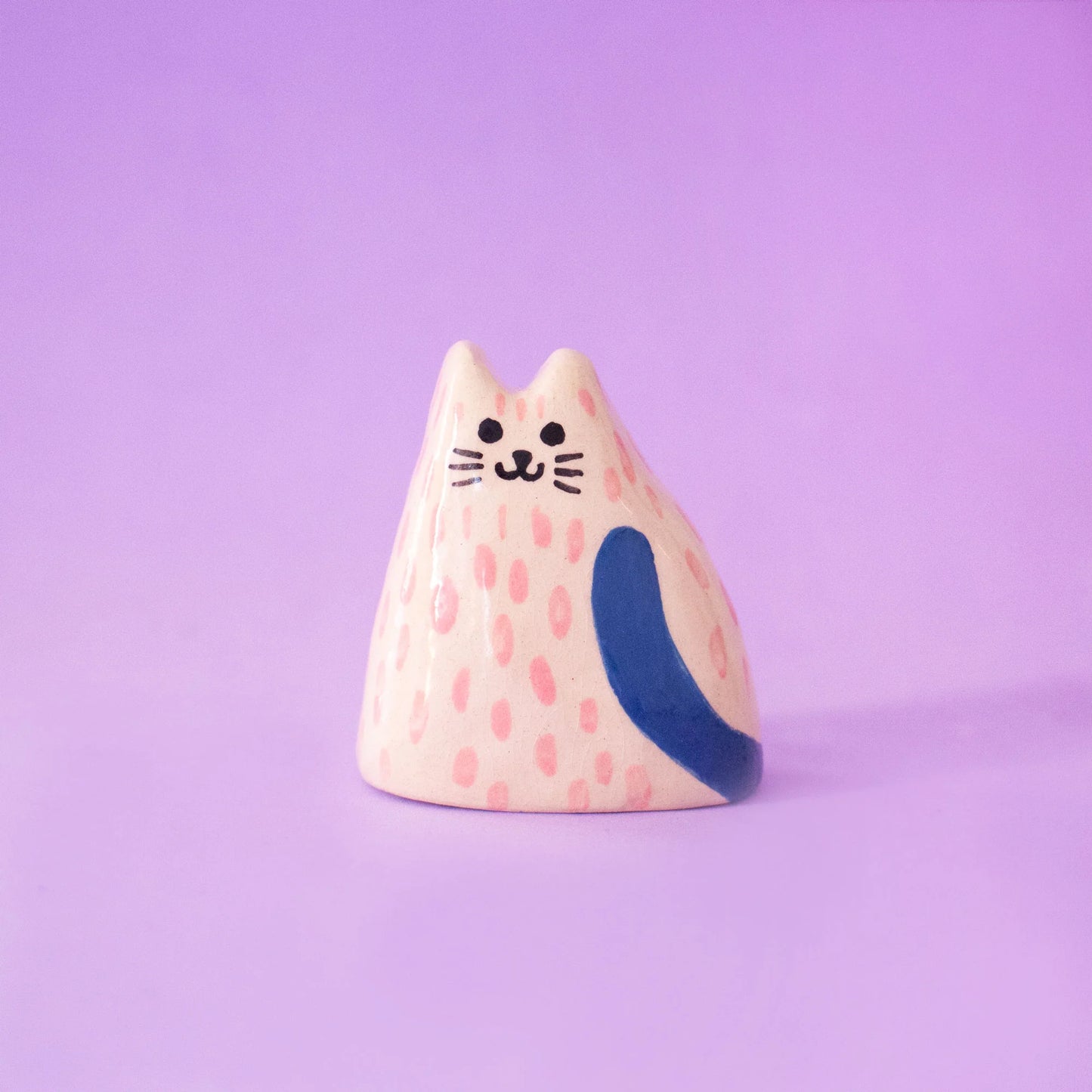 Cream sculpture | Pink baby cat