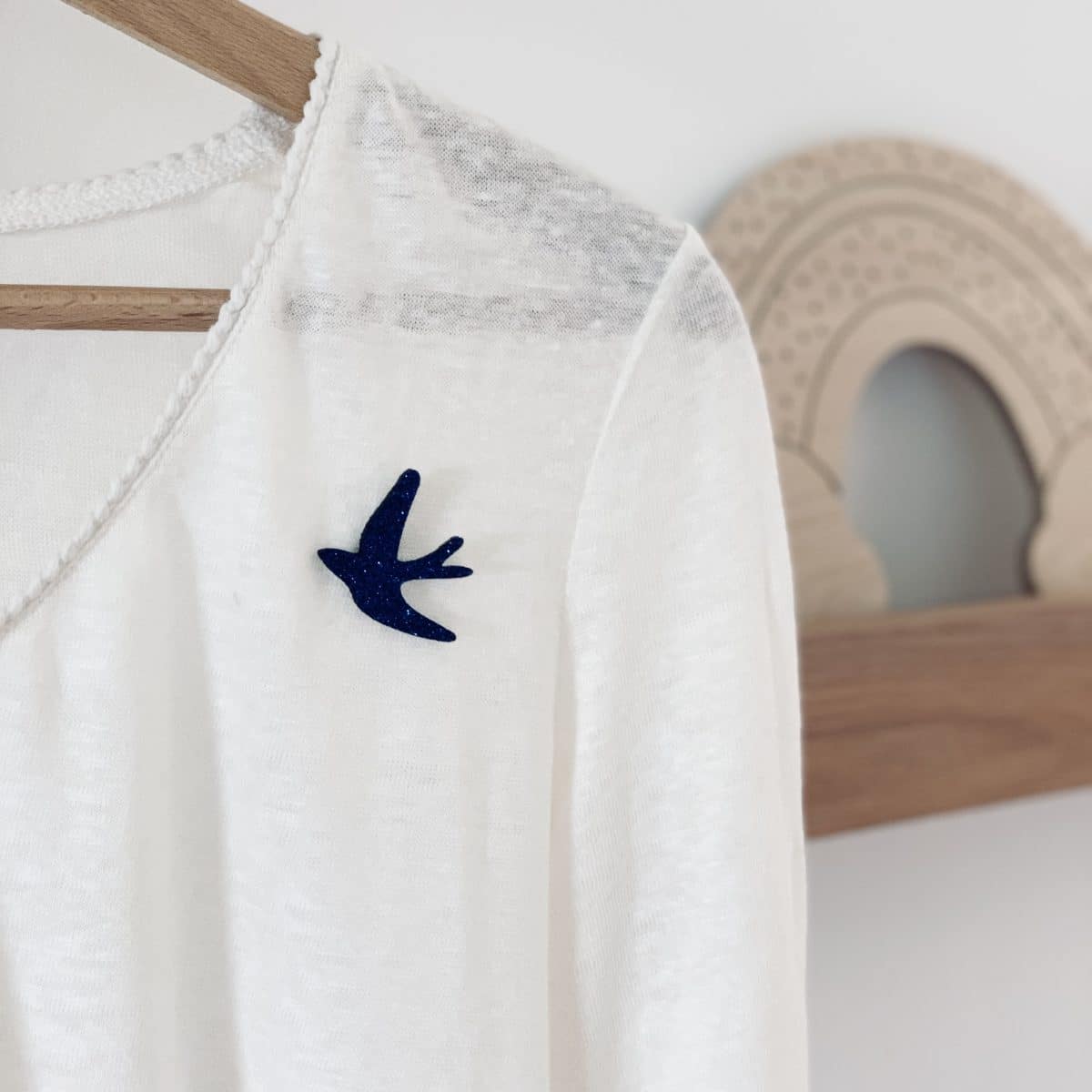 Pin's feutrine pailletée | Hirondelle bleue